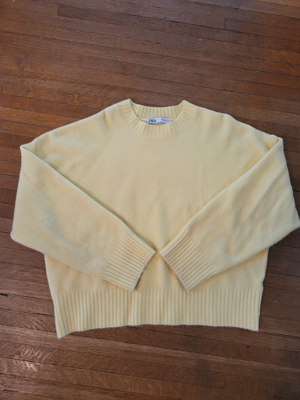 Zara Pale Yellow Crew Neck Sweater